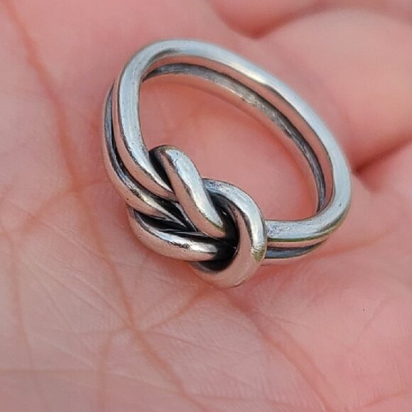 James Avery Lover's Knot Ring Size 5 - Picture 1 of 8